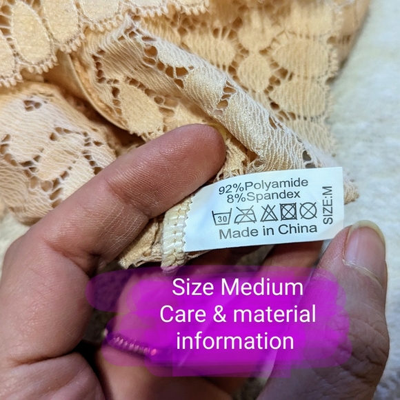 BNWT size medium crop top/bra, nude colour, super cute - Picture 2 of 14